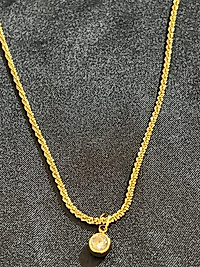 Ufak tek taş detaylı gold çelik kolye