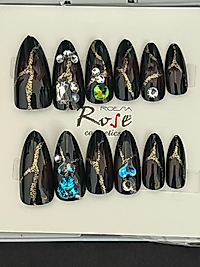 Siyah renk mavi taş detaylı takma tırnak