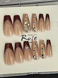 Kelebekli ve taşlı frenç model takma tırnak