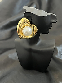 İnci detaylı kalp model, gold çelik küpe