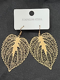 Yaprak model çelik küpe