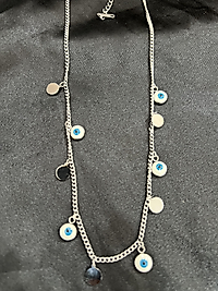 Çoklu nazar boncuklu gümüş renk çelik kolye