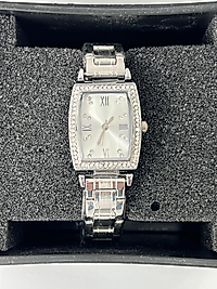 Taşlı çelik kadın kol saati