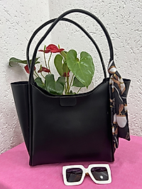 Kurdele detay siyah kol çantası