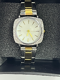 Taş detaylı kadın kol saati