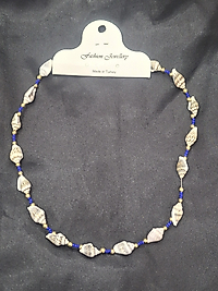 Deniz kabuğu model mavi boncuk detaylı kolye