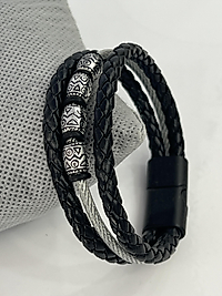 Metal detay siyah deri erkek bileklik