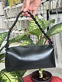 Siyah kolu örgü model kadın kol çantası