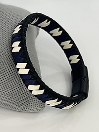 Lacivert ve beyaz detay siyah deri bileklik