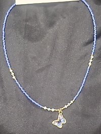 Kelebek model mavi boncuklu kolye