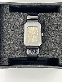 Siyah kordonlu dikdörtgen kasa çelik kadın kol saati