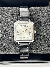 Kare kasa gümüş renk kadın kol saati