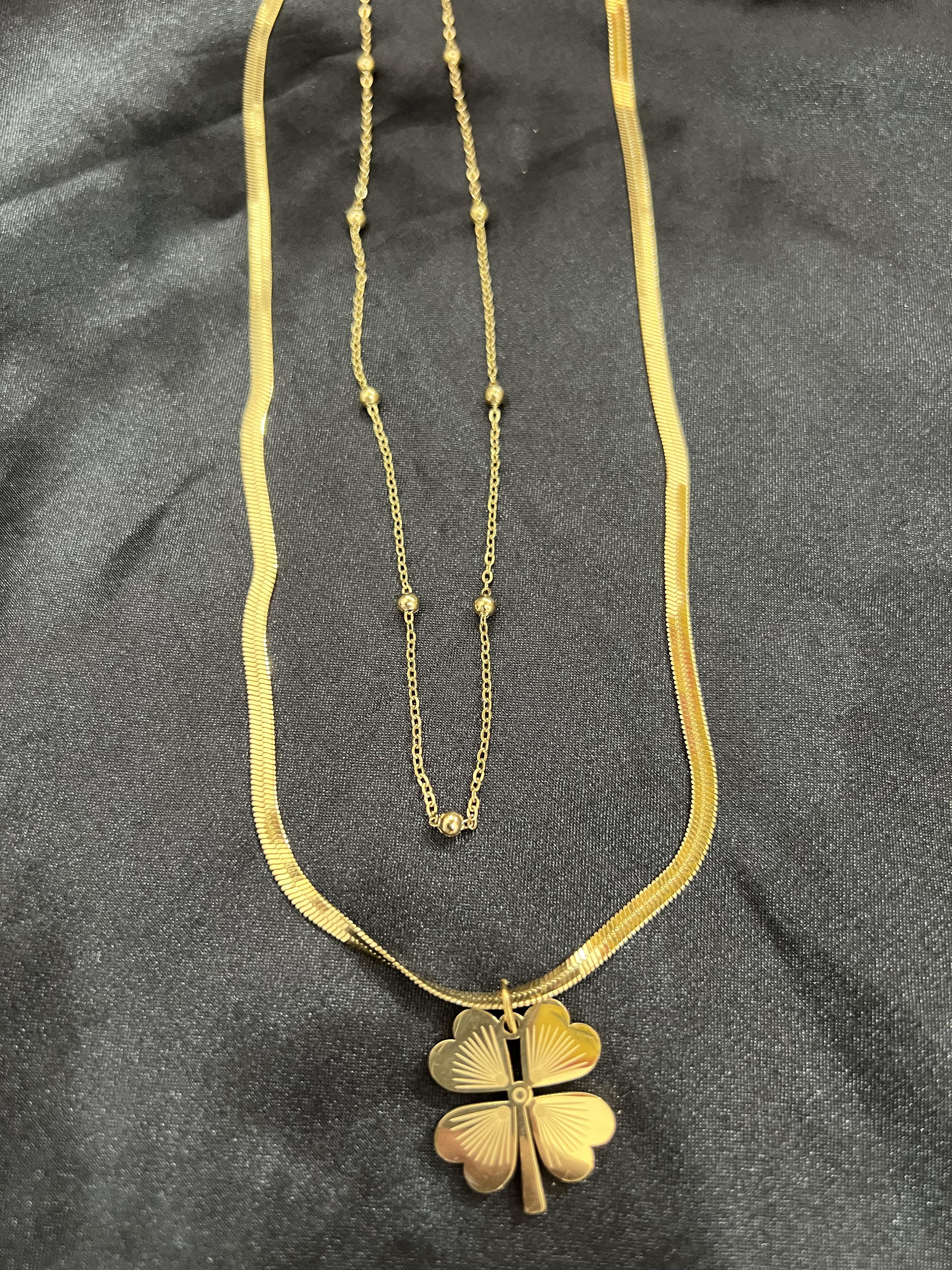 Yonca model gold renk çelik kolye