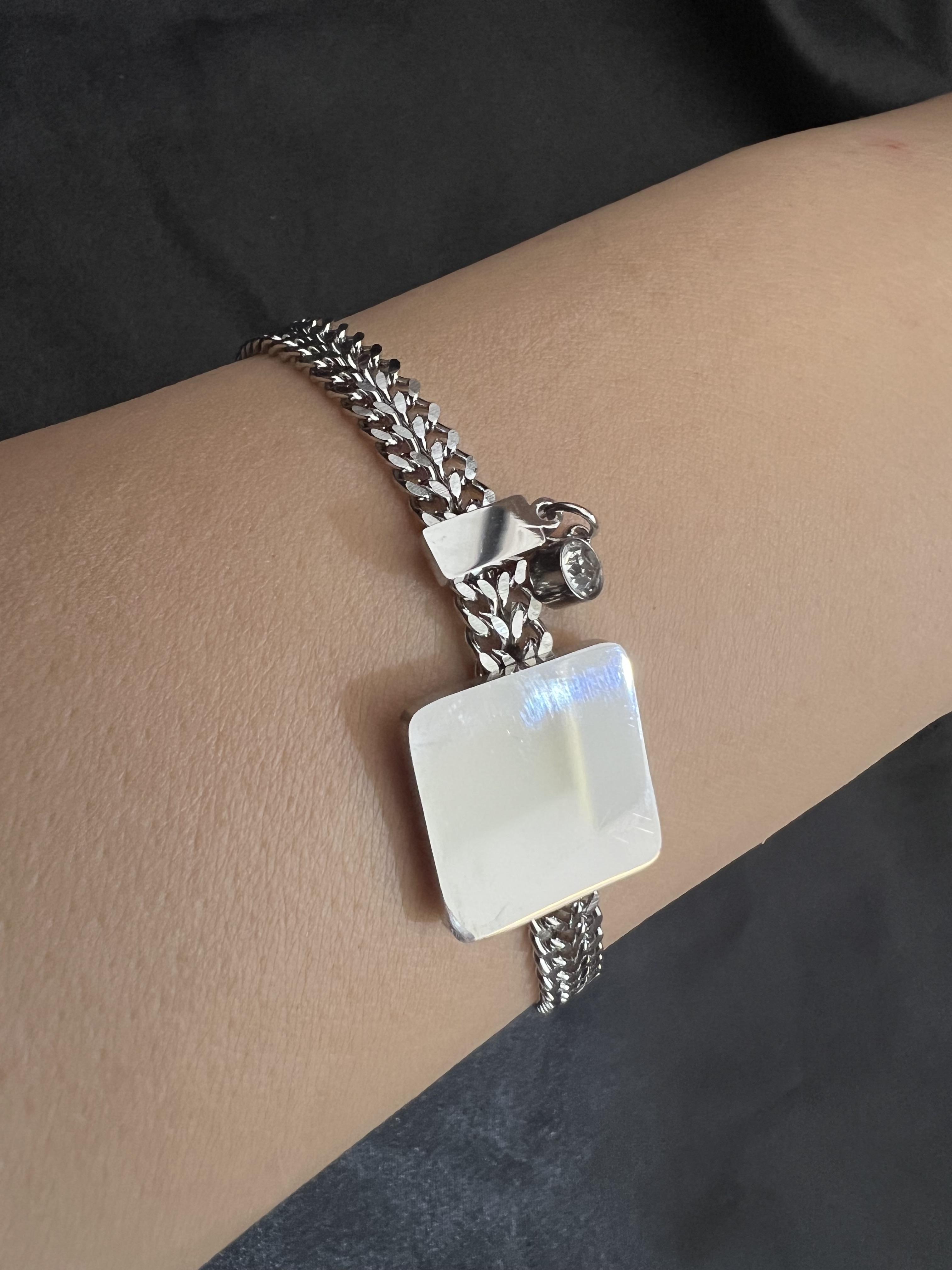 Kare model gümüş renk çelik bileklik