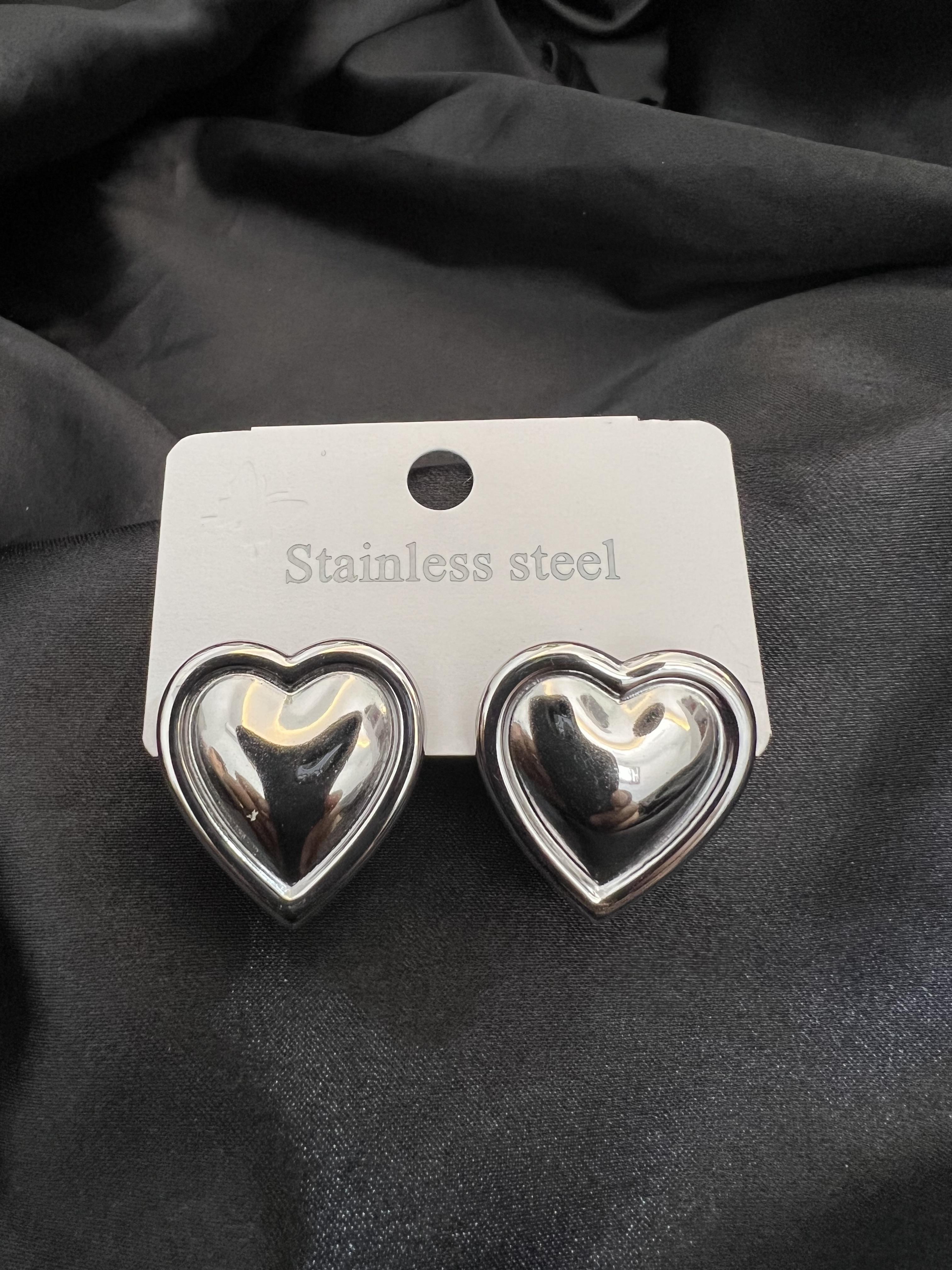 Kalp çelik gümüş küpe