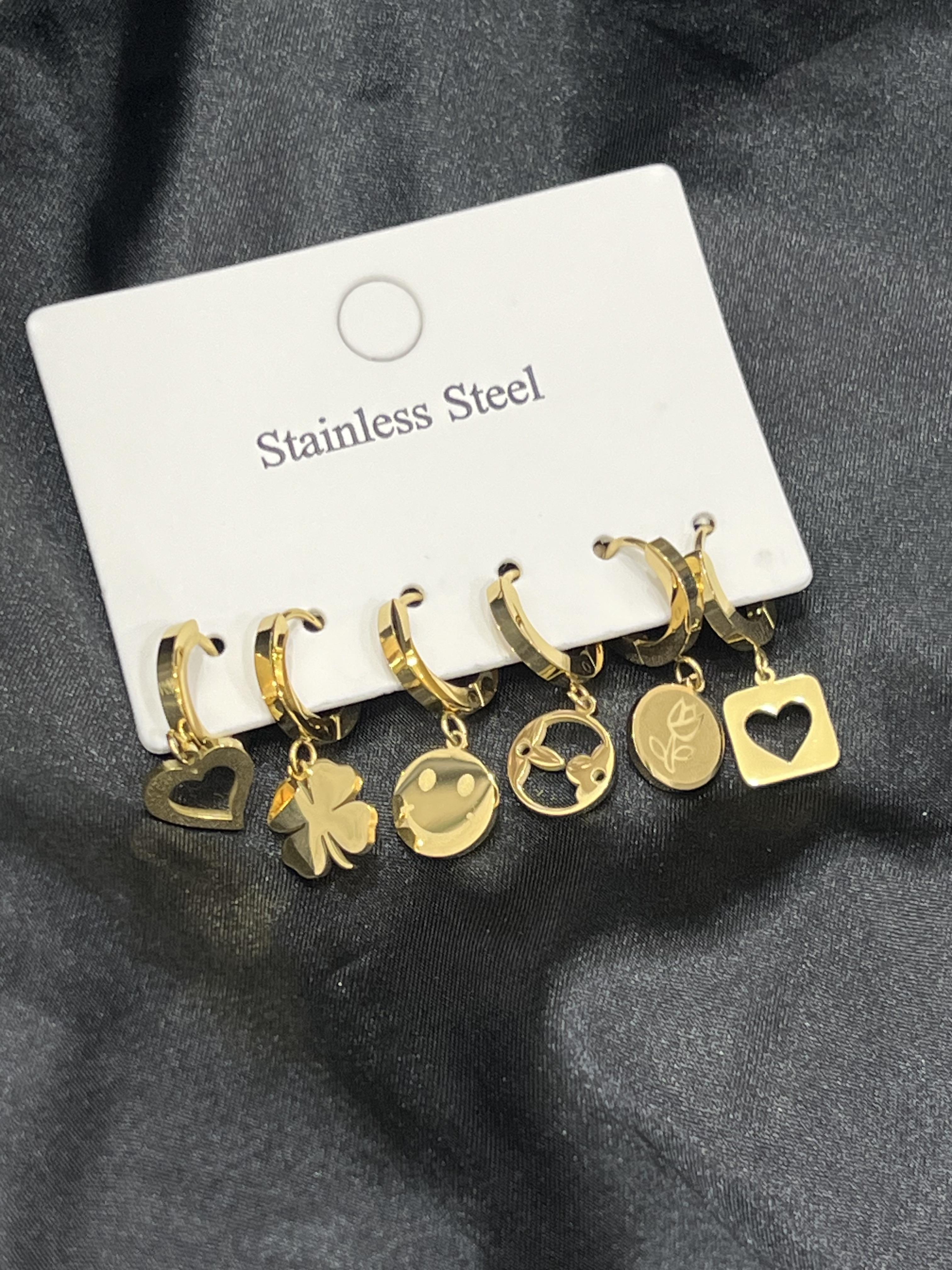 Altılı farklı desenlerde gold renk çelik küpe