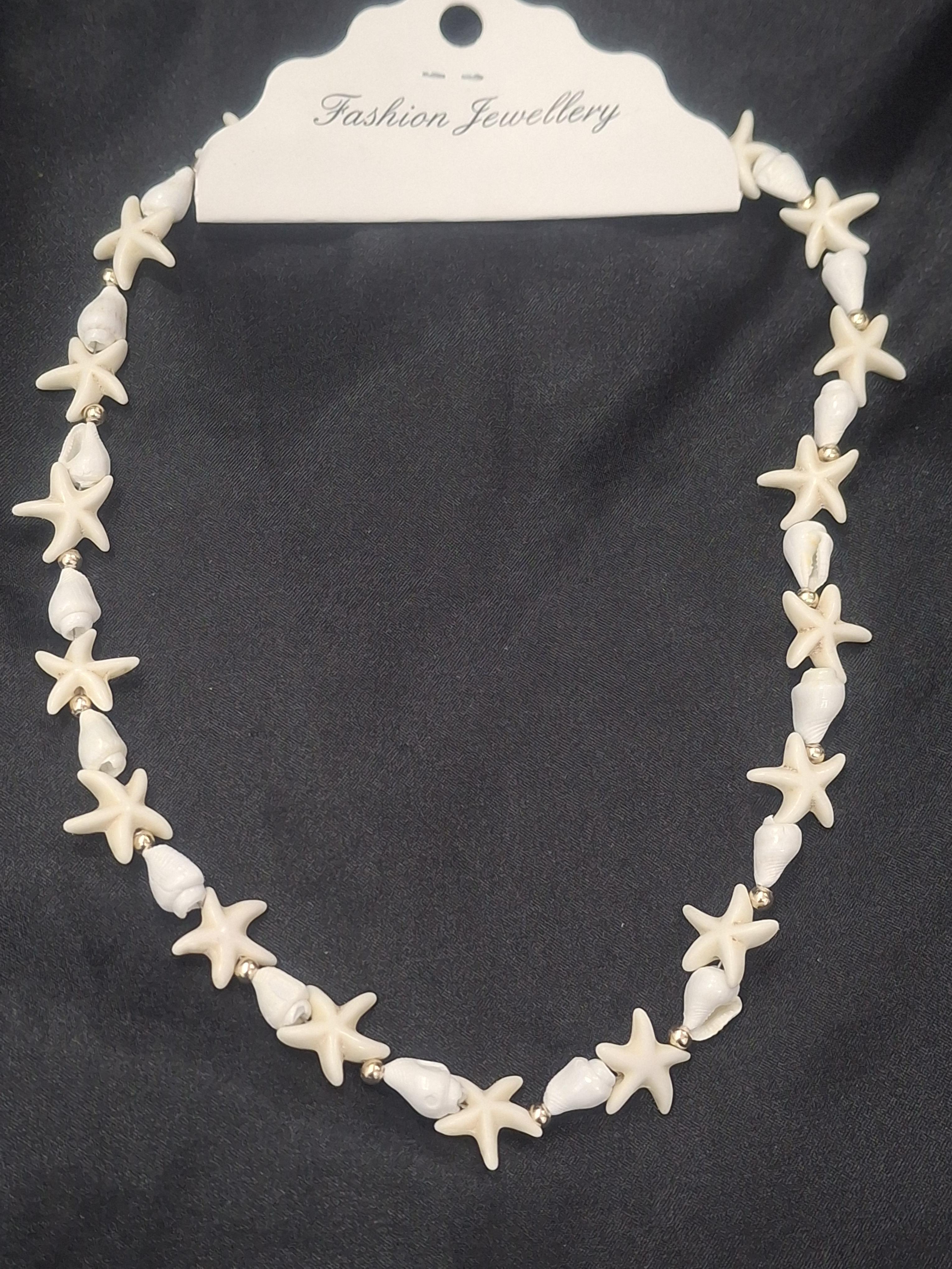 Deniz kabuğu ve deniz yıldızı yaz kolyesi