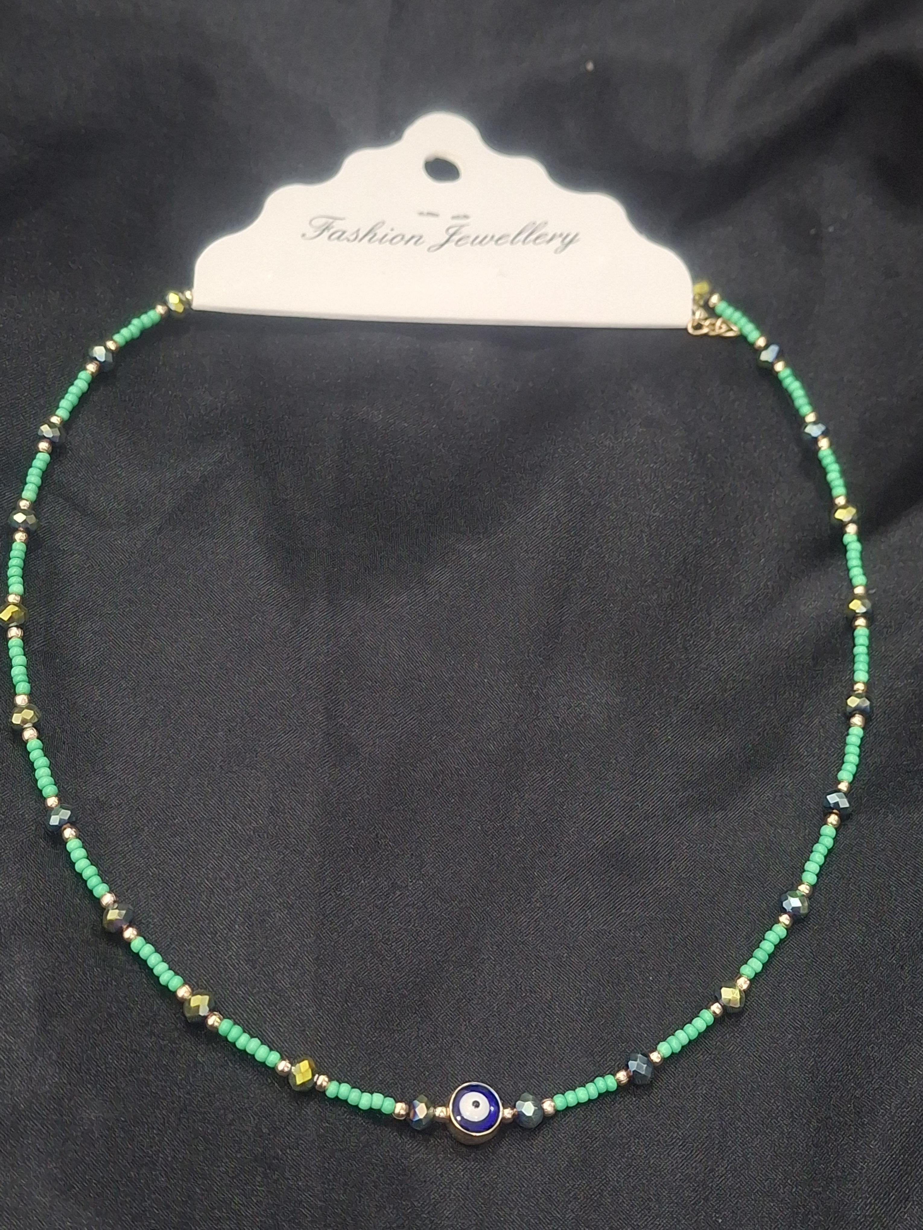 Nazarlı yeşil boncuklu kolye