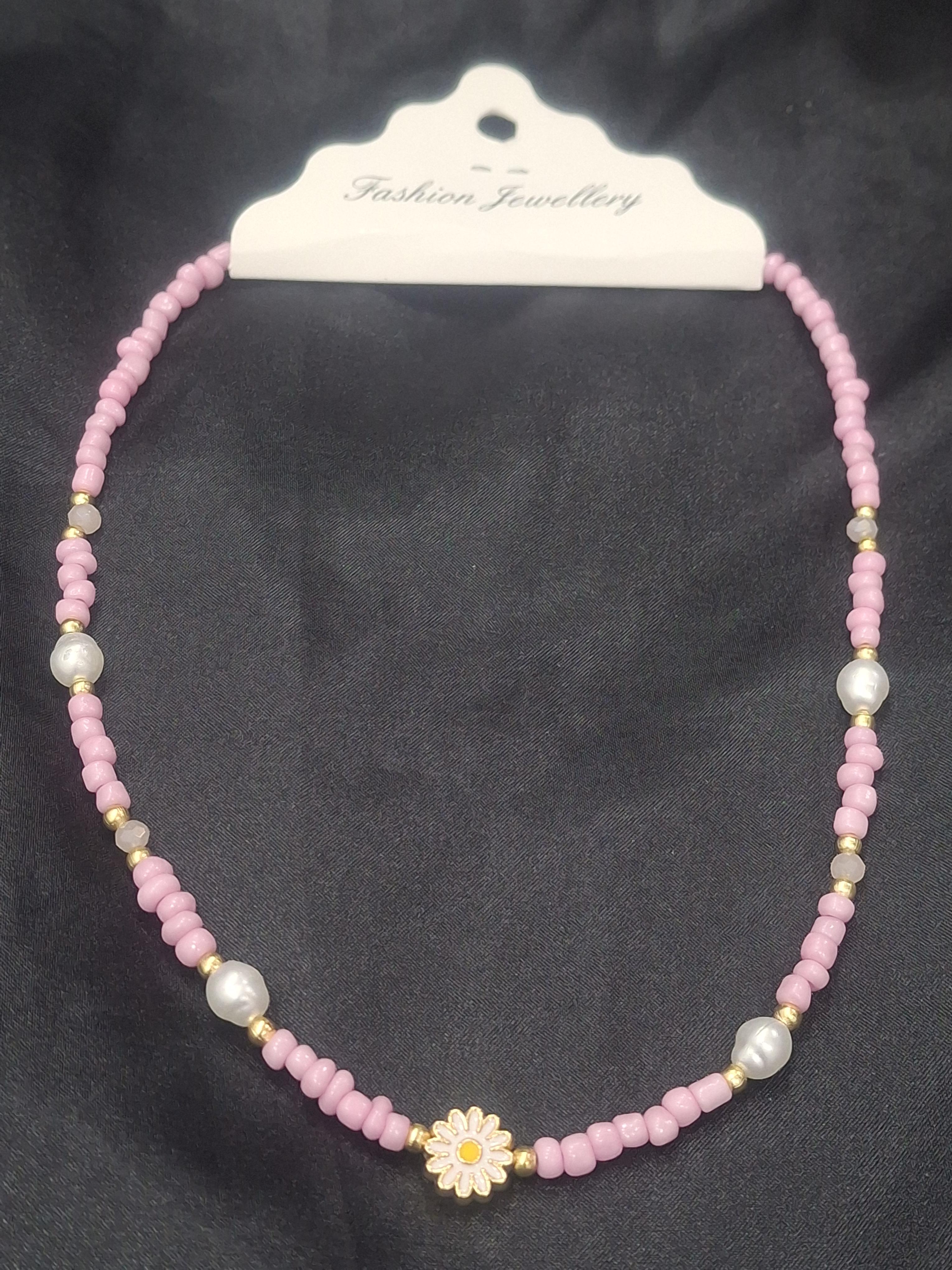 Papatya model beyaz taş detaylı pembe boncuk kolye