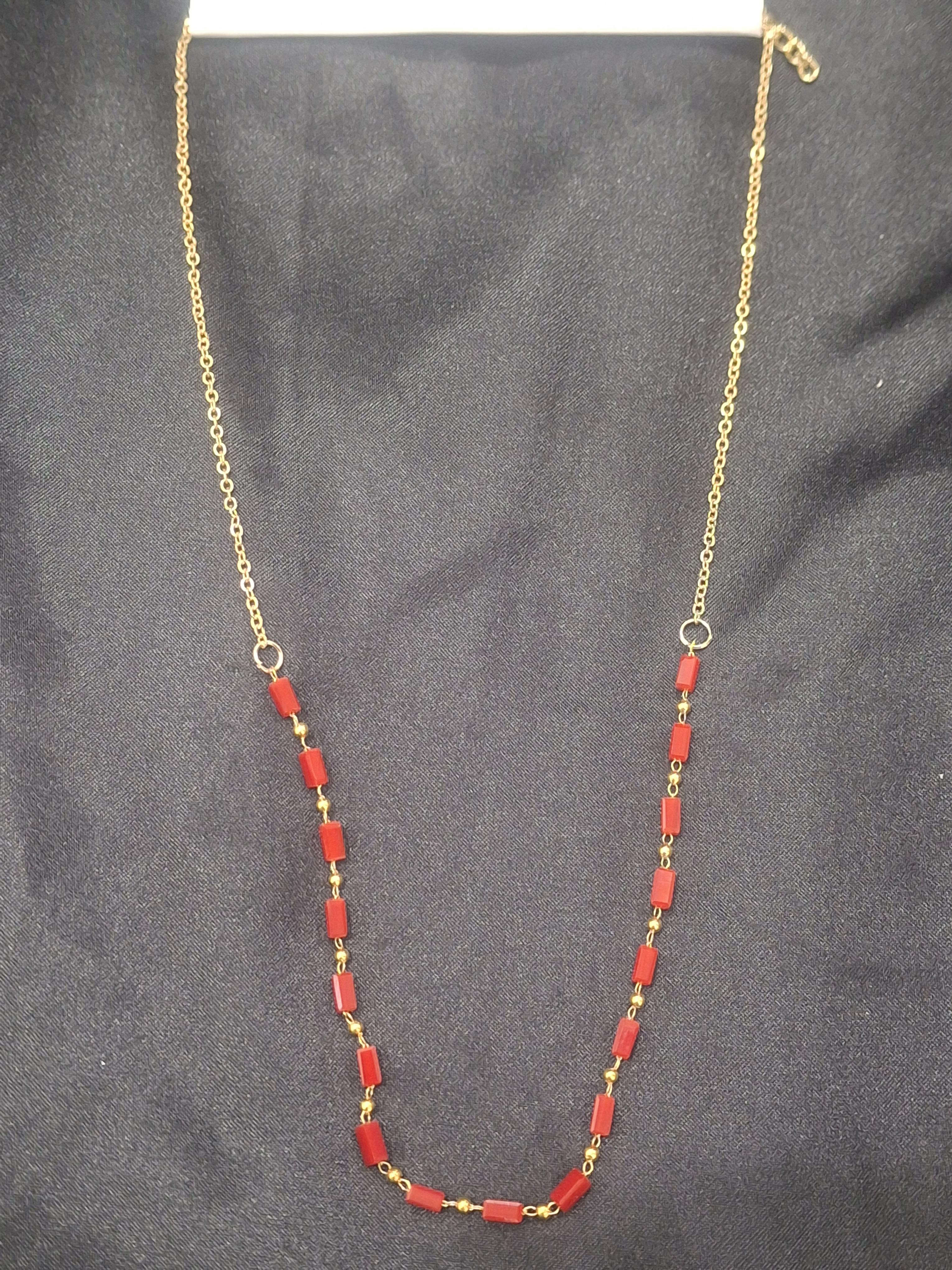 Kırmızı taşlı gold zincirli kolye