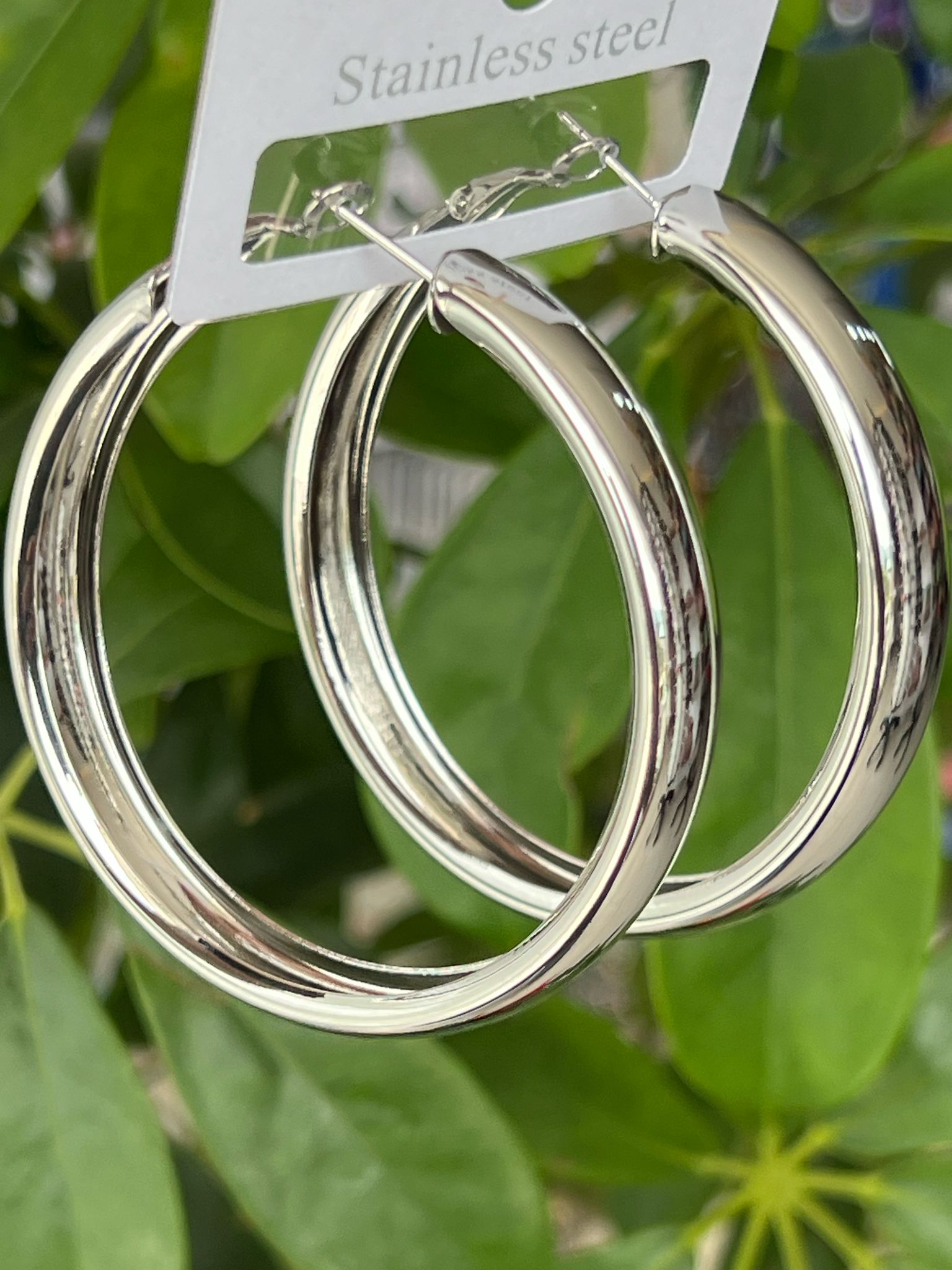 Gümüş renk halka model çelik küpe