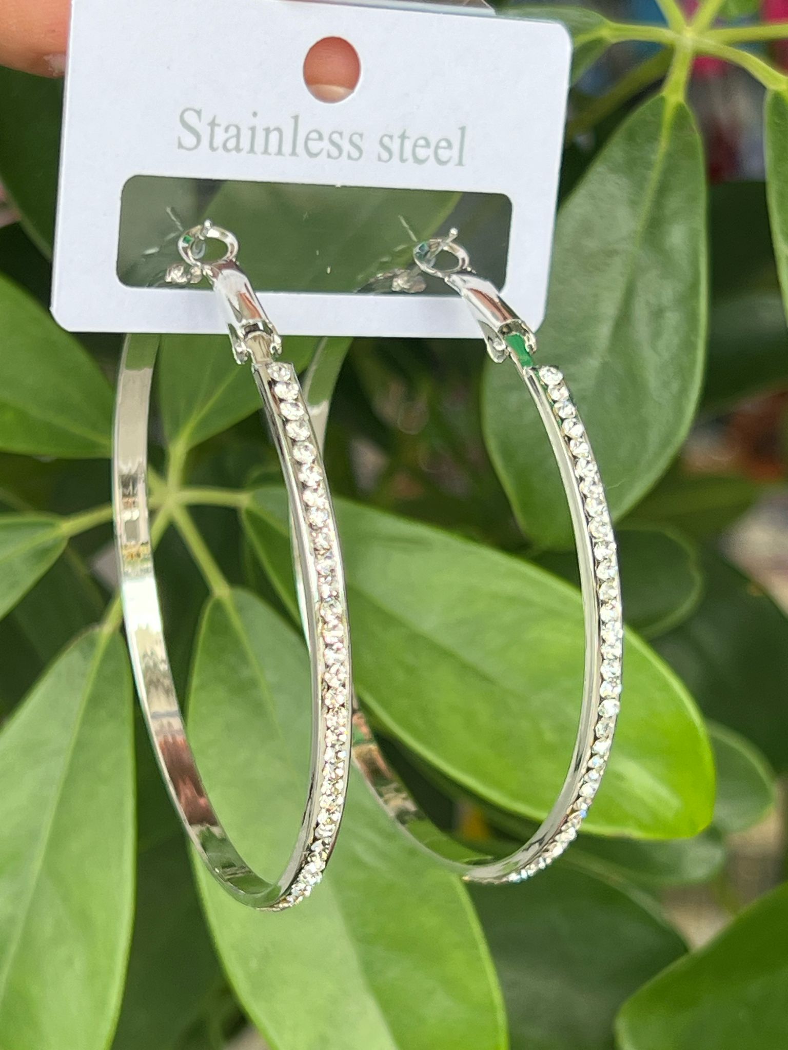 Gümüş renk taşlı çelik halka küpe