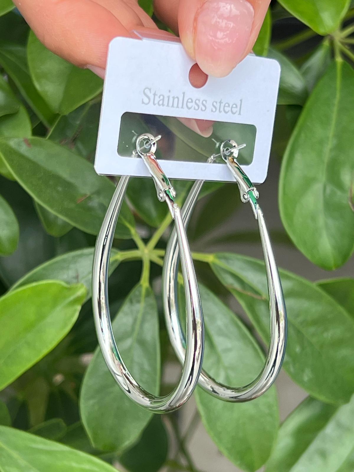 Damla model gümüş renk çelik halka küpe