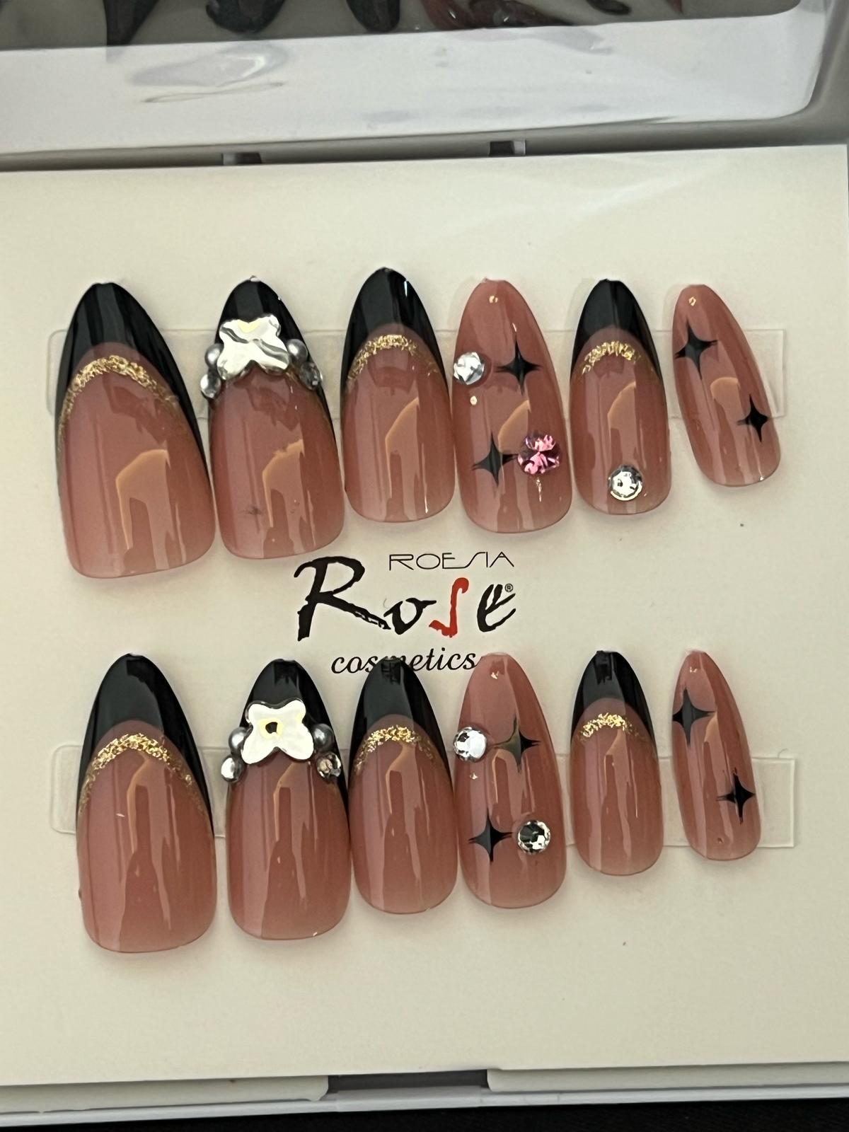 Siyah frençli simli takma tırnak