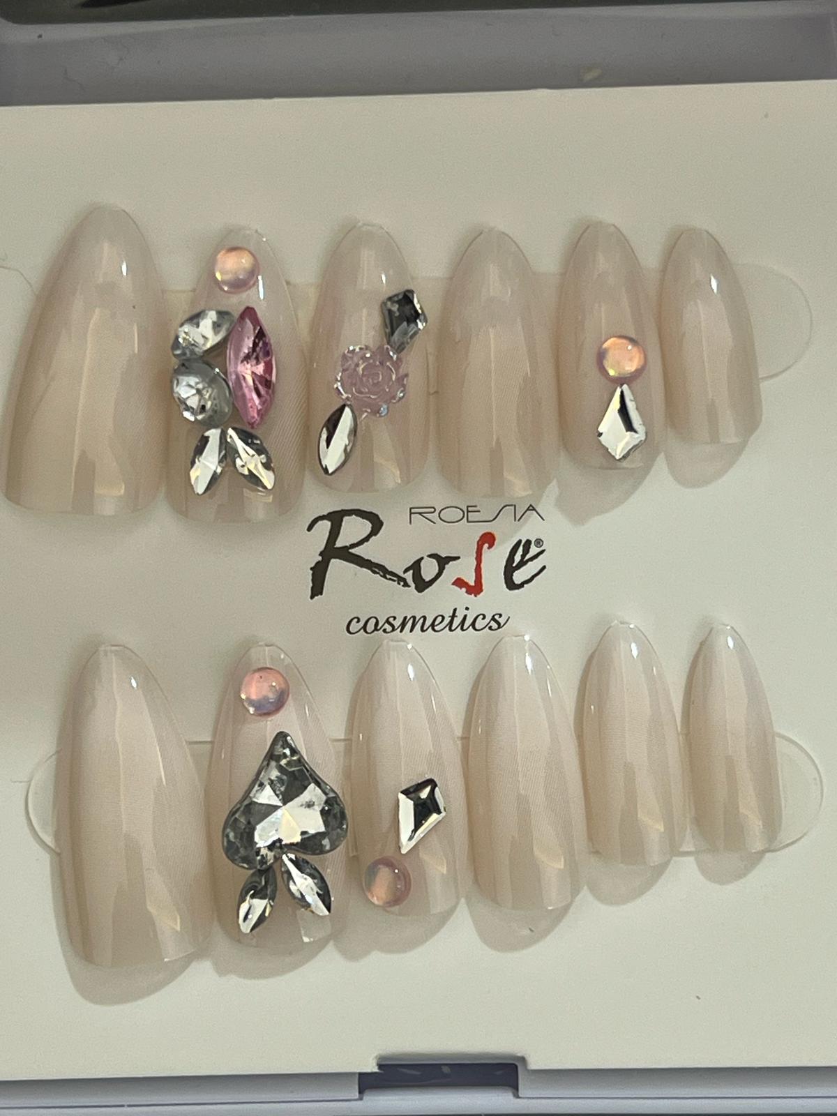 Taşlı beyaz ombreli takma tırnak