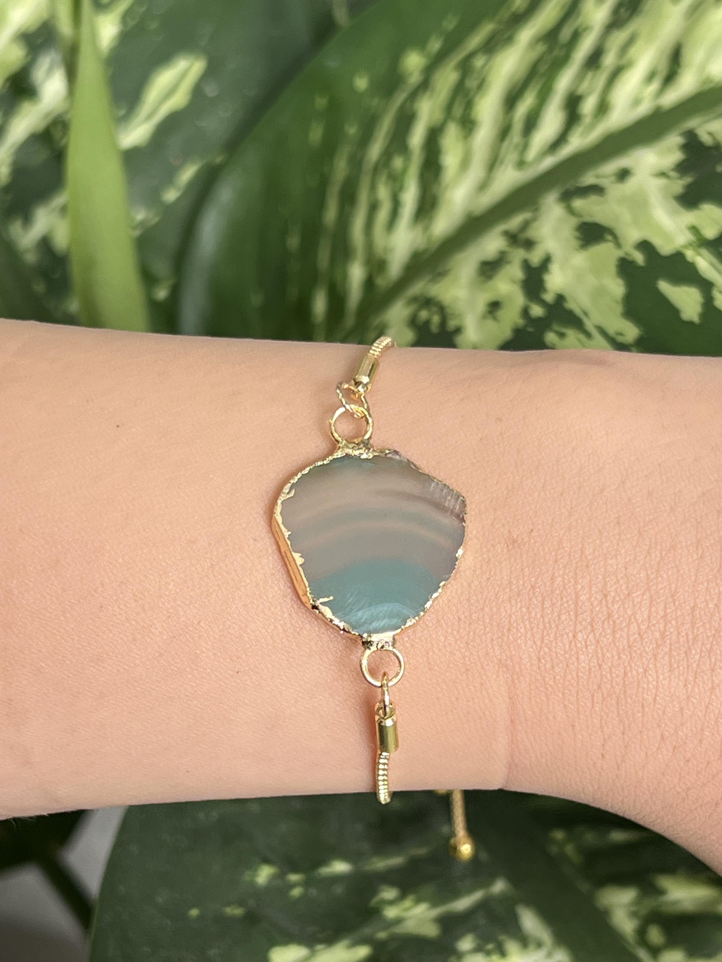 Doğal taşlı gold kordon kadın bileklik