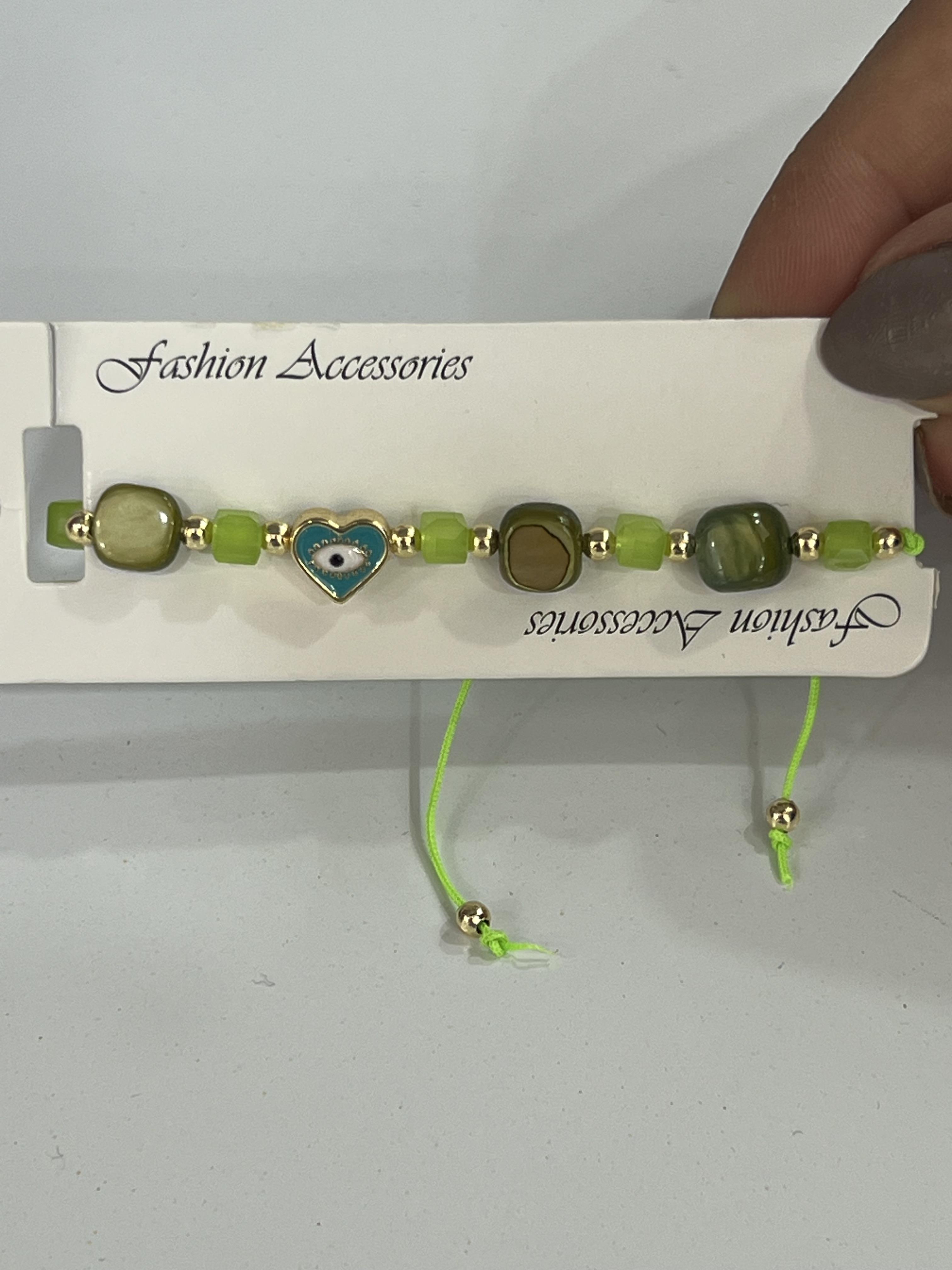 Kalpli nazar detay yeşil boncuklu bileklik