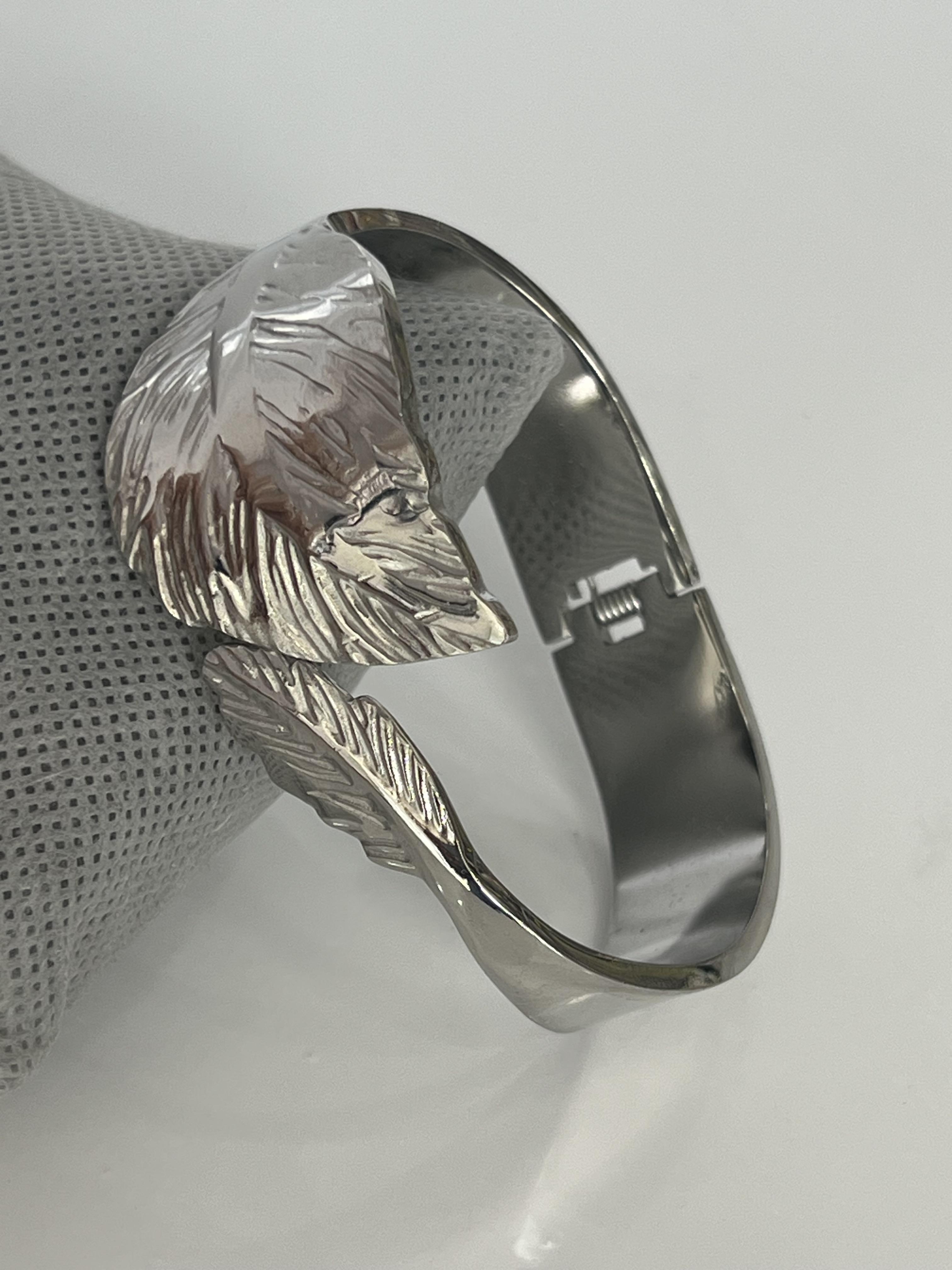 Yaprak model gümüş renk çelik kelepçe