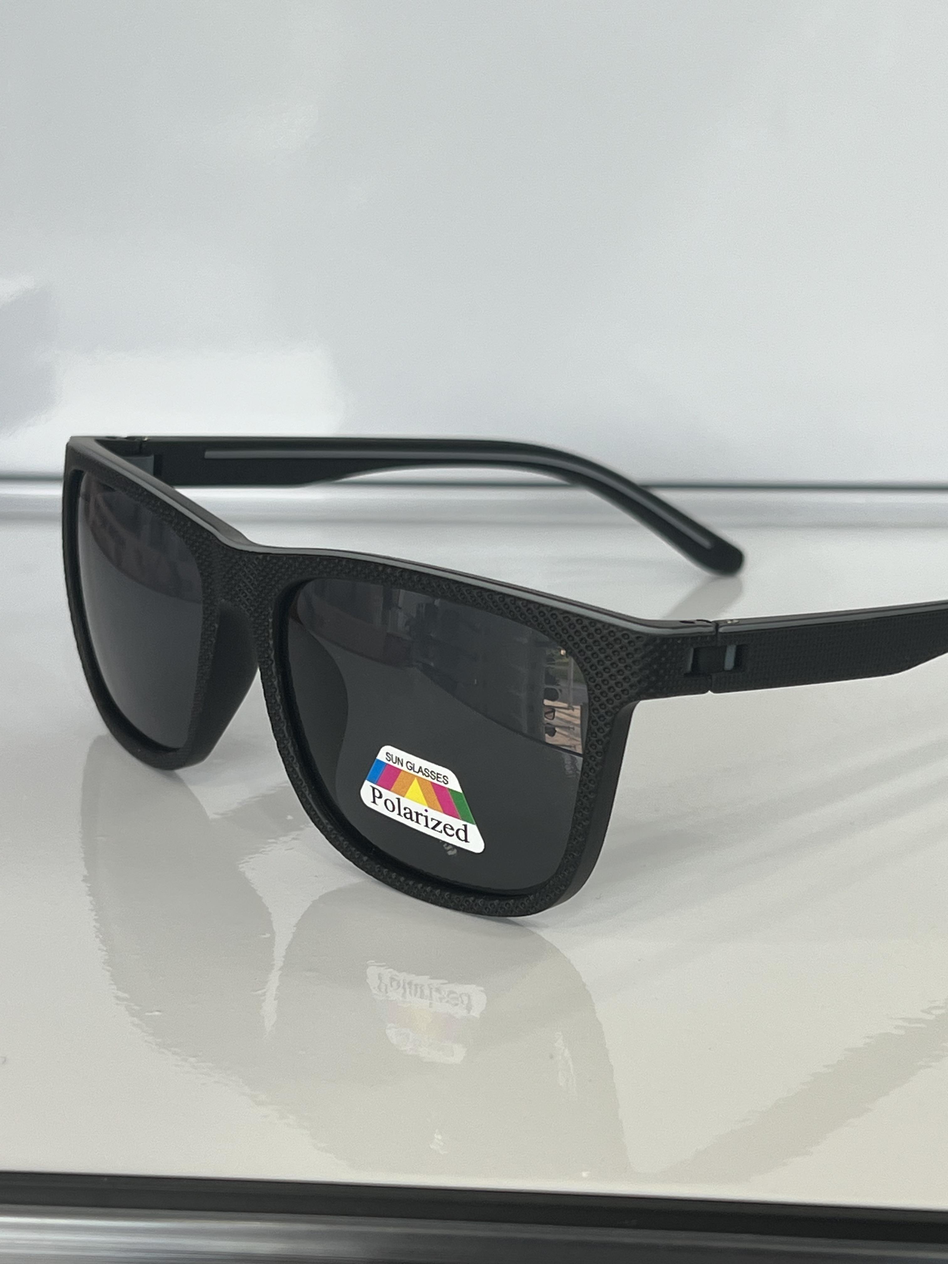 Siyah polarize erkek güneş gözlüğü