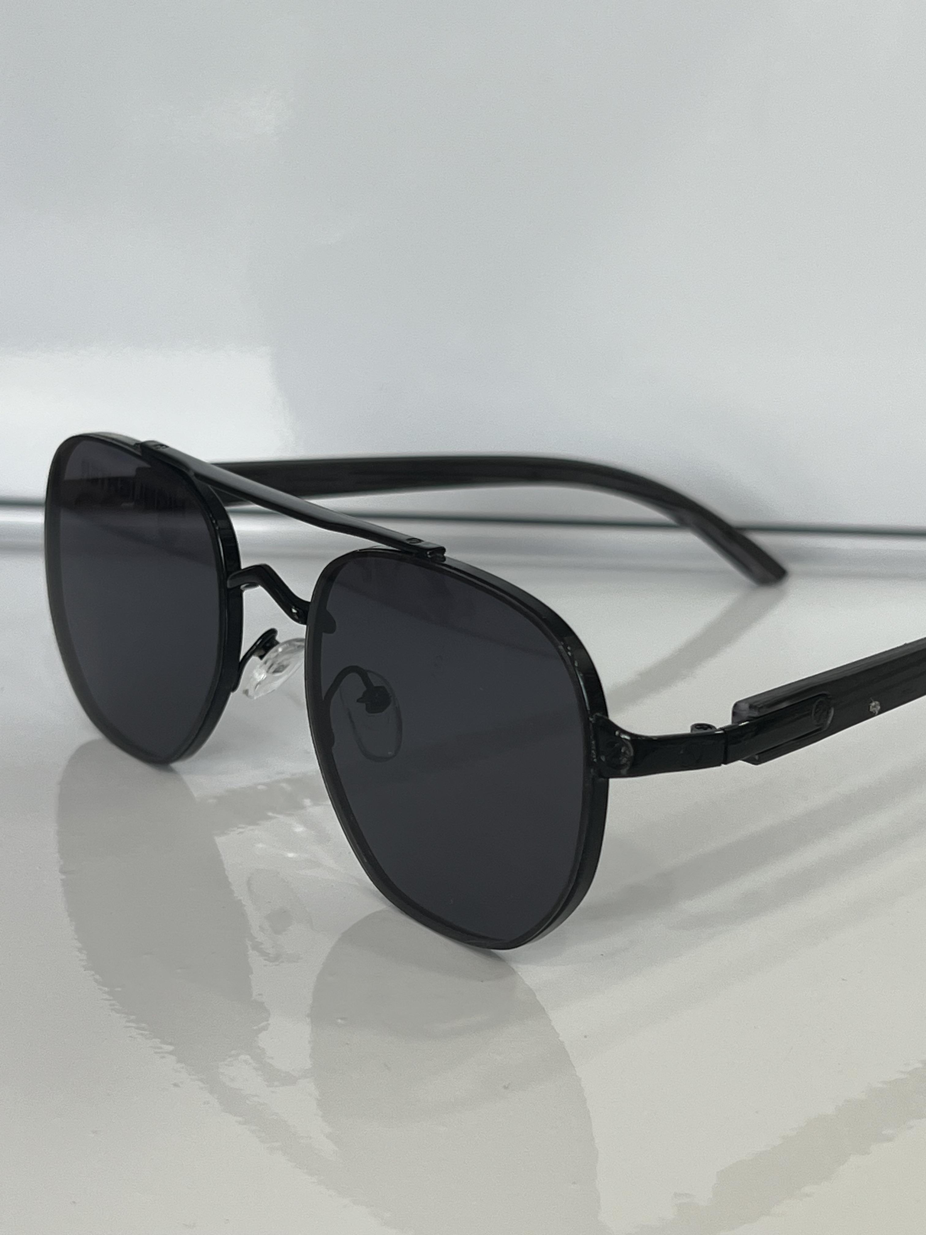 Siyah erkek güneş gözlüğü