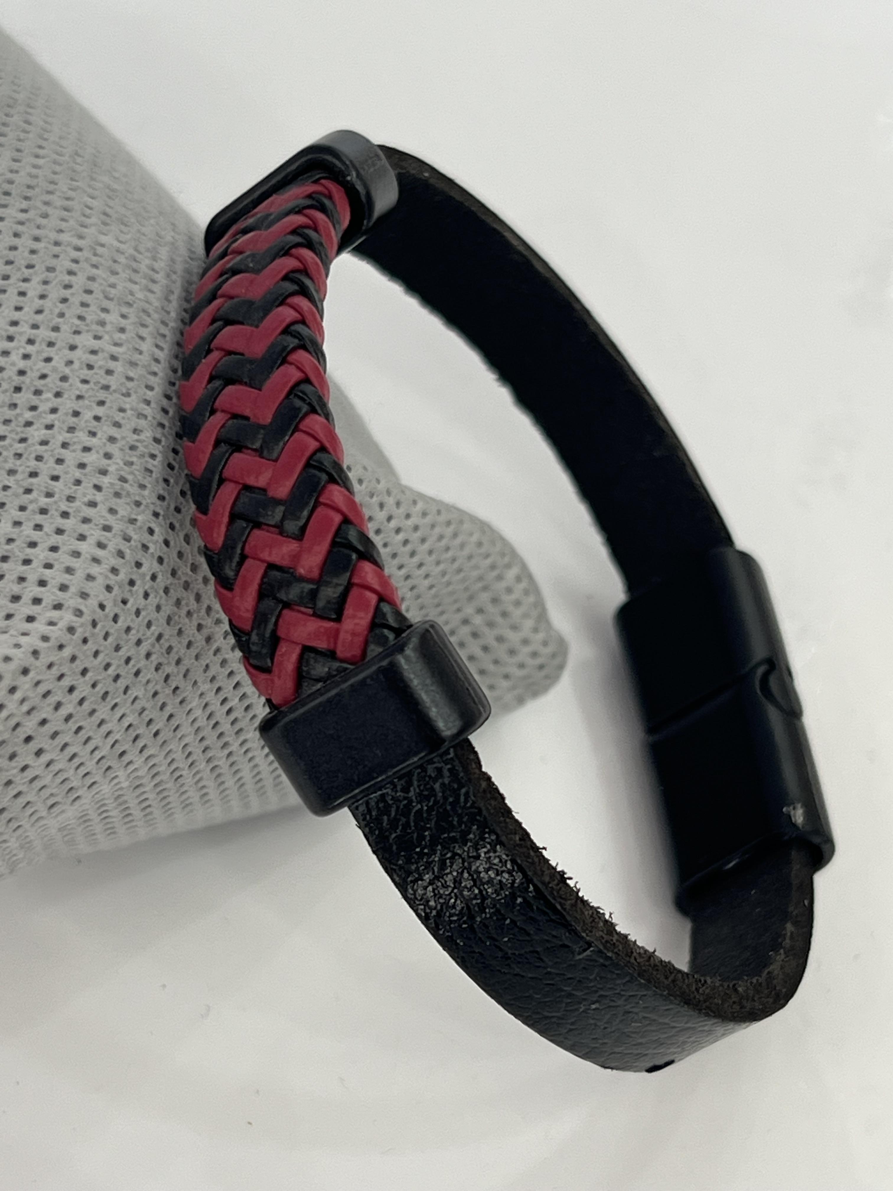 Kırmızı ve siyah örgü deri erkek bileklik