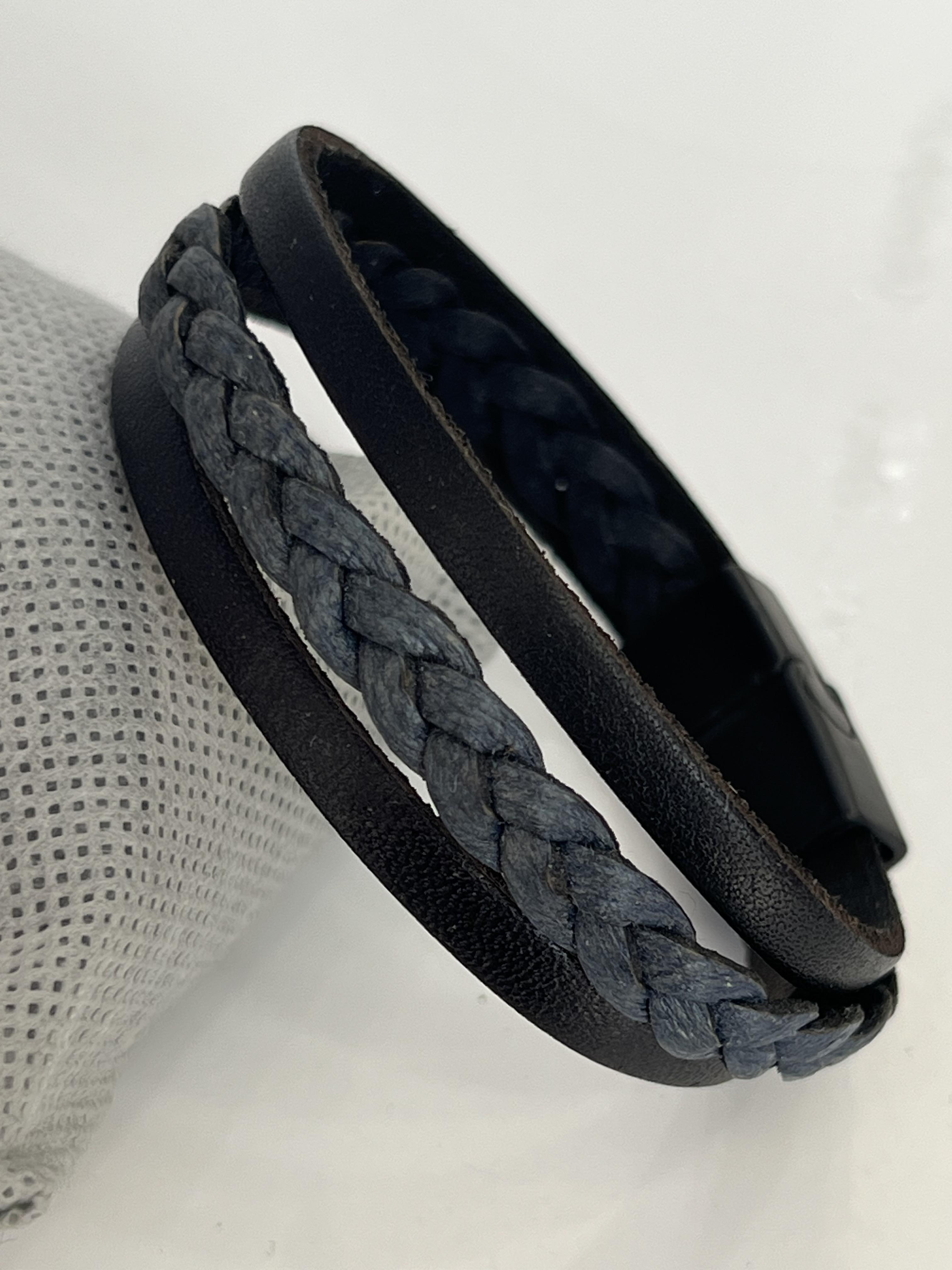 Gri örgü detay siyah deri erkek bileklik