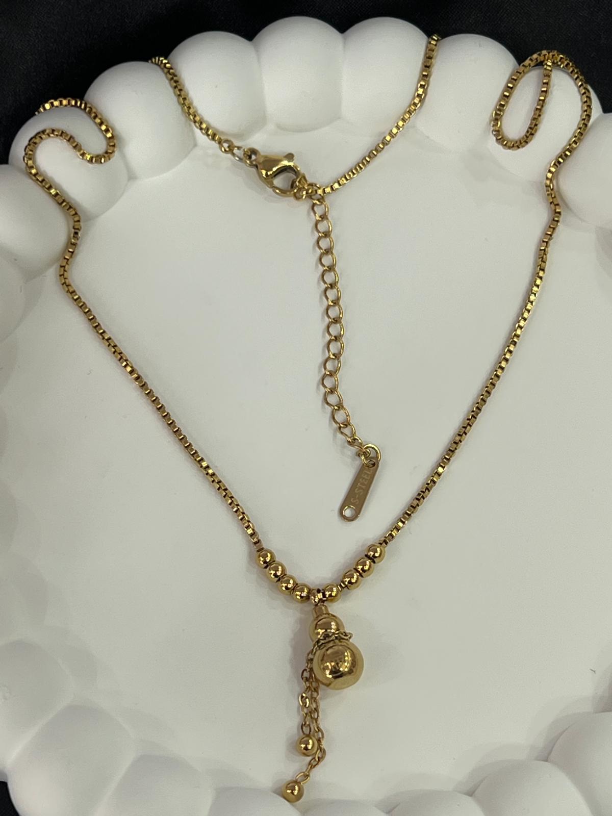 Boncuk model gold renk çelik kolye