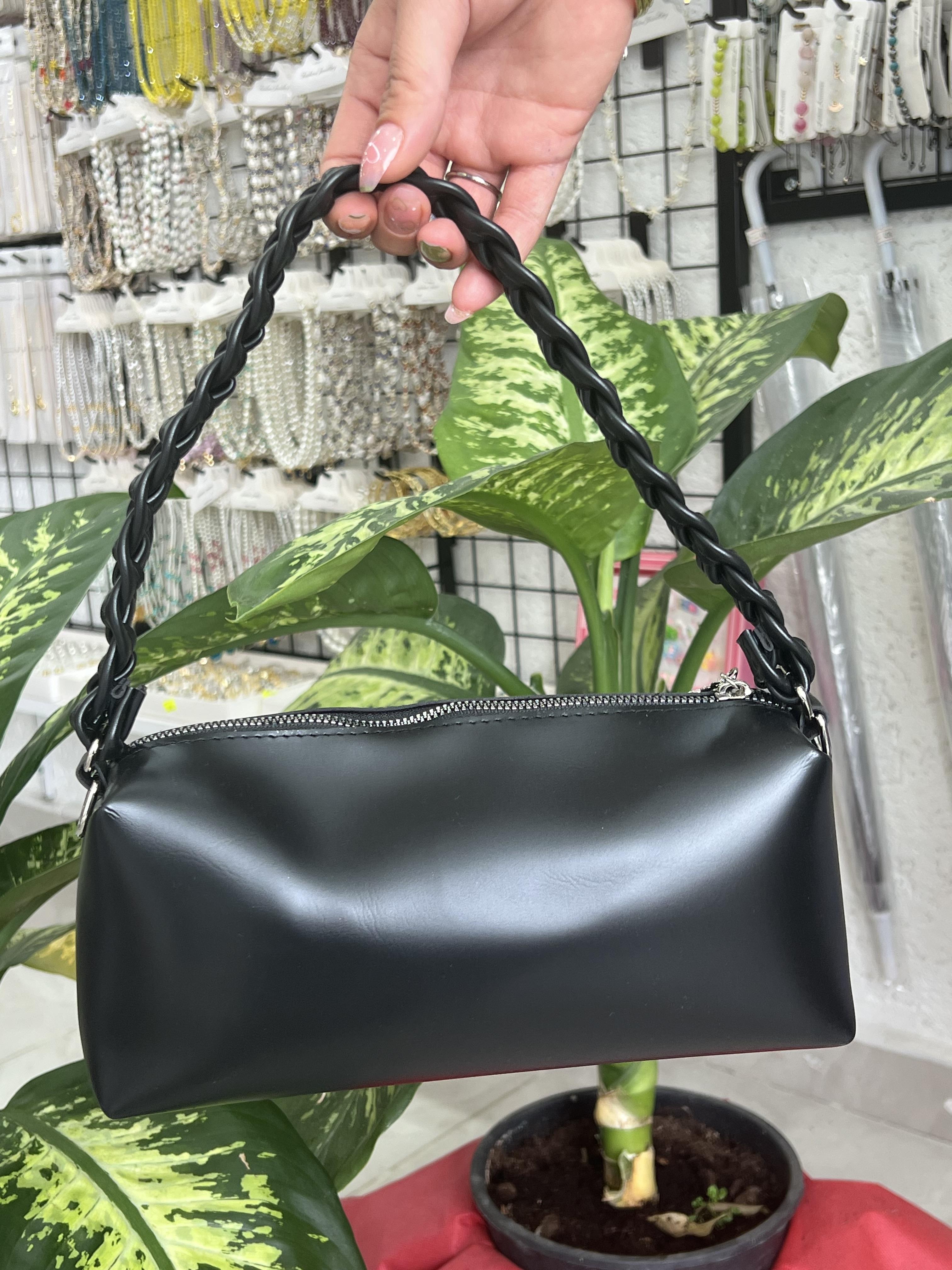 Siyah kolu örgü model kadın kol çantası