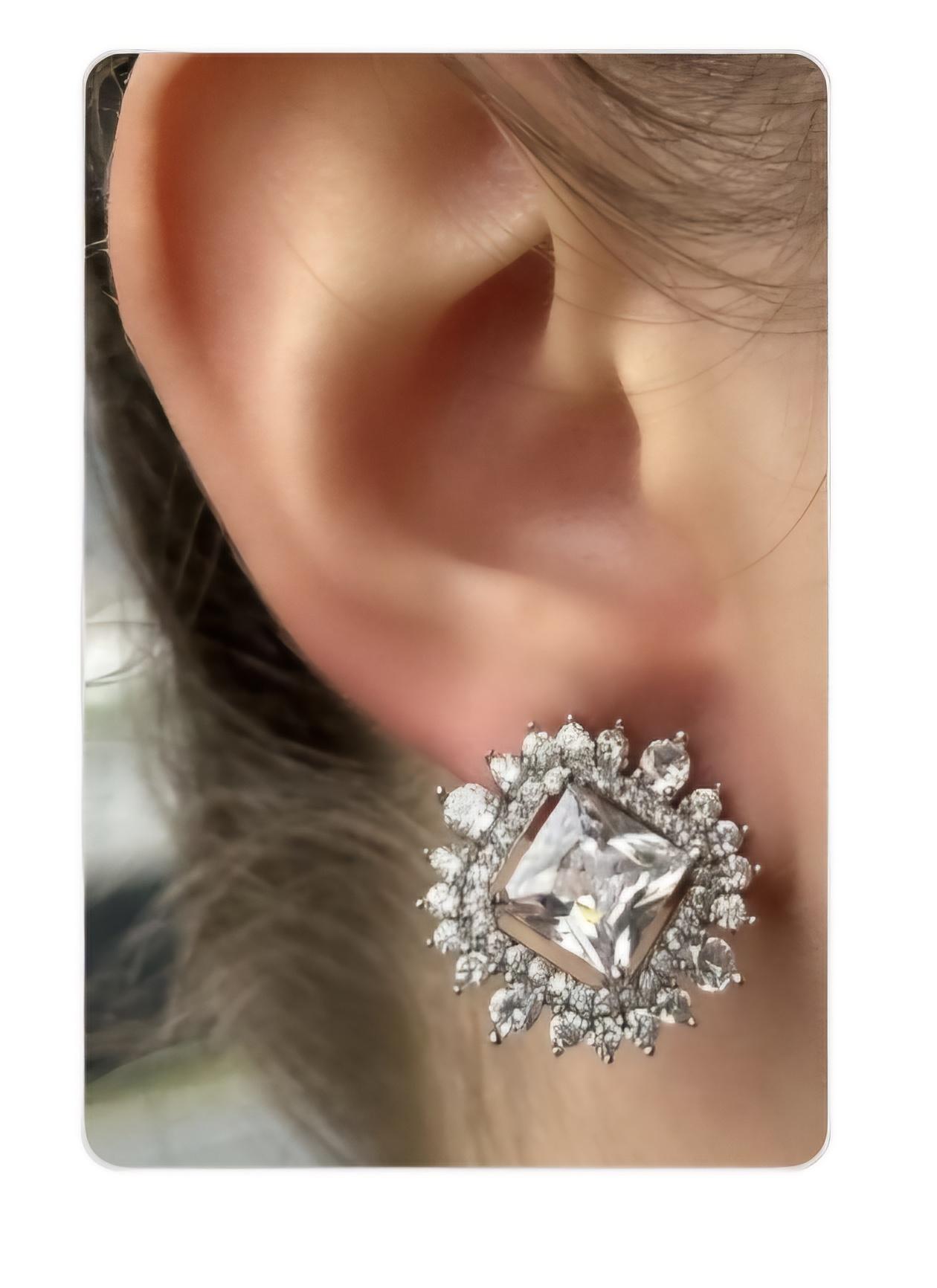 Taşlı çiçek model vip tasarım abiye küpe