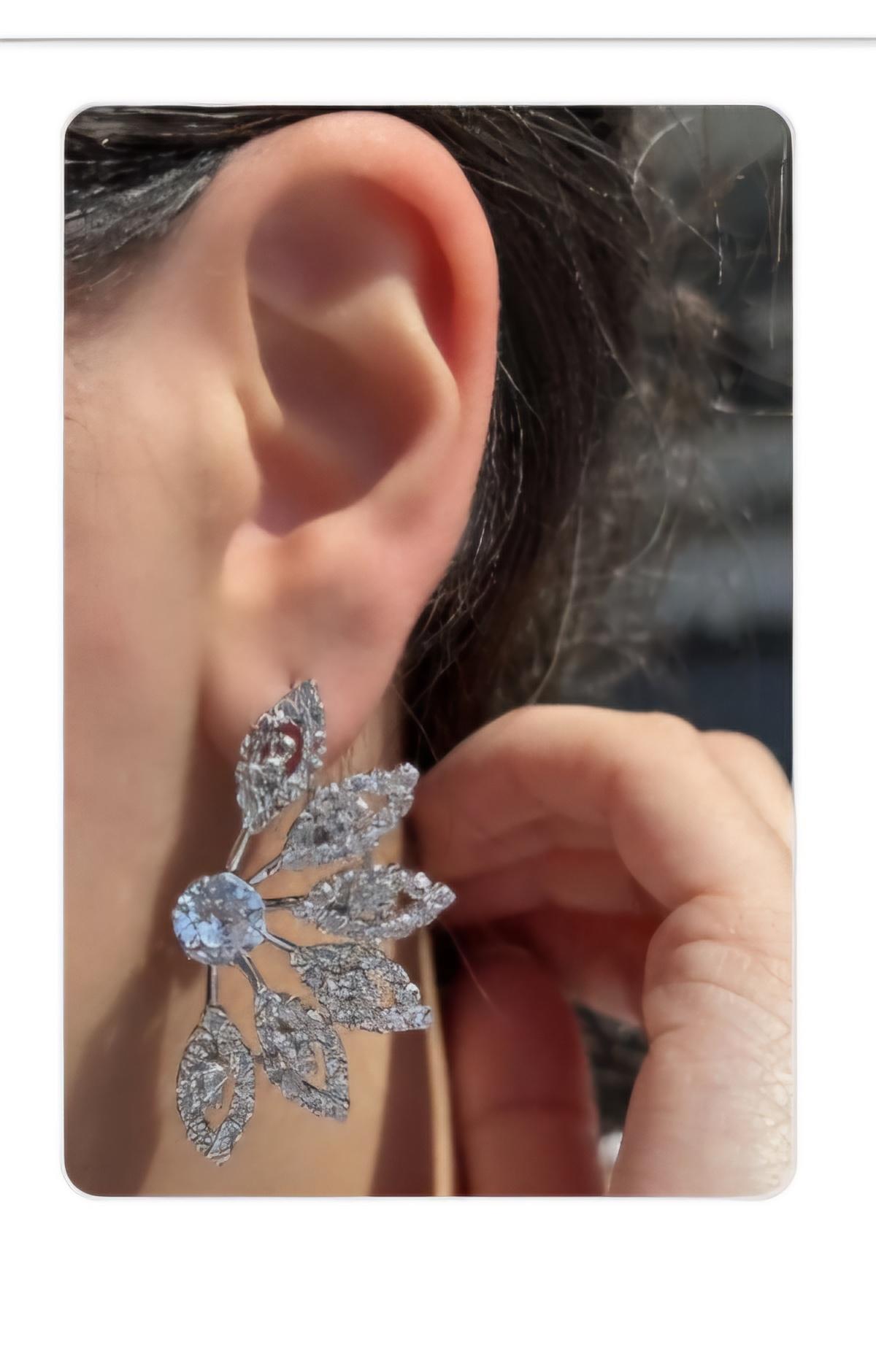 Yarım çicek model taşlı vip özel tasarım abiye küpe