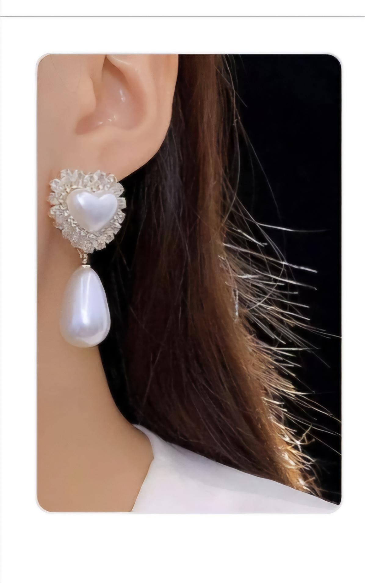 Kalp model inci detaylı şık vip özel tasarım abiye küpe