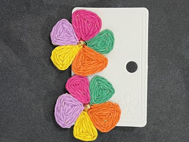 Renkli çiçek tasarım küpe