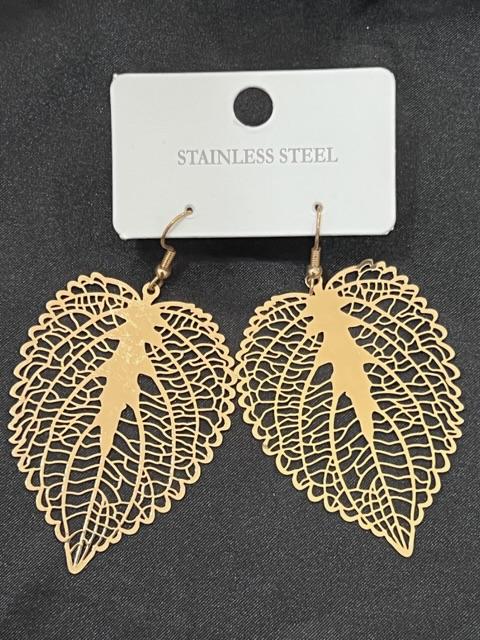 Yaprak model çelik küpe