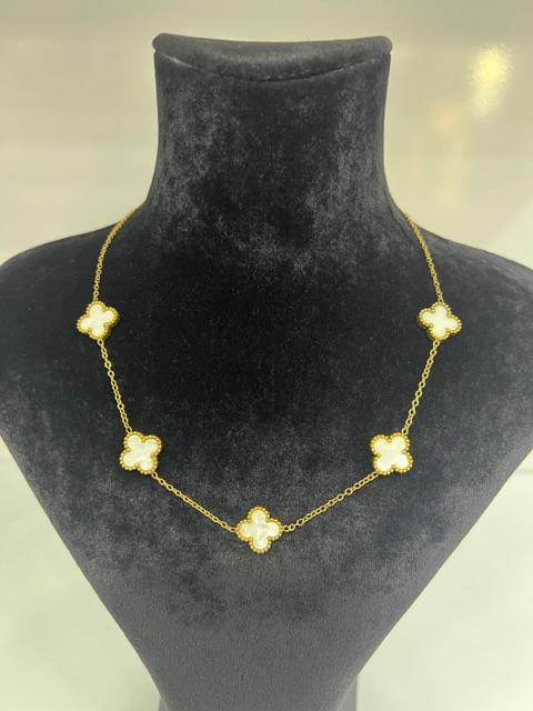 Beyaz yonca Çelik kolye